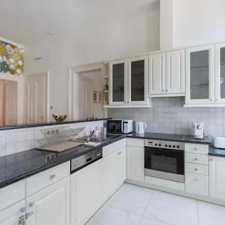 Mosaic Manor Apartment Budapest